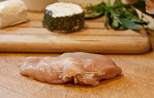 Pocket Closure The toothpick should be removed before you serve the chicken