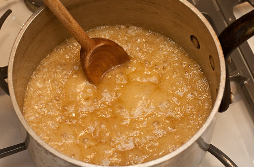 These are regular bubbles -- it's quite thick and molten-looking